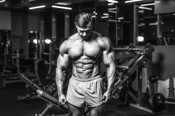 Knappe Fit Gespierde Kaukasische Jongeman Van Model Verschijning Training Training — Stockfoto