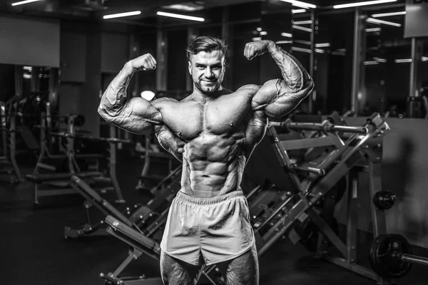 Knappe Fit Gespierde Kaukasische Jongeman Van Model Verschijning Training Training — Stockfoto