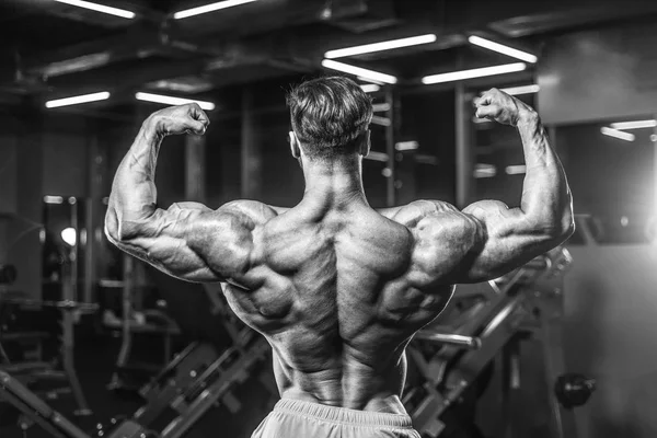 Bonito Jovem Ajuste Muscular Caucasiano Homem Treinamento Treino Aparência Modelo — Fotografia de Stock