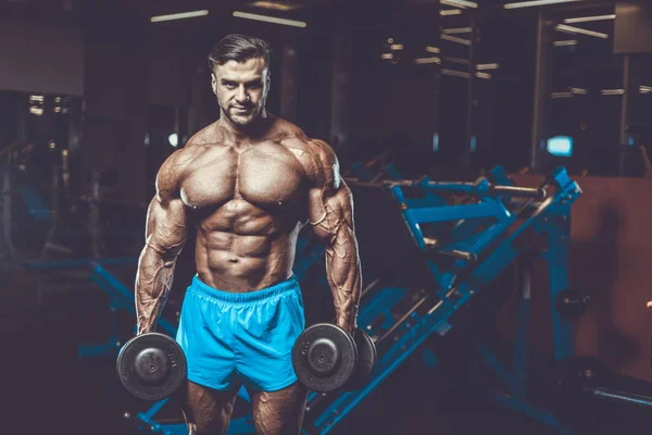 Guapo Joven Ajuste Muscular Caucásico Hombre Apariencia Modelo Entrenamiento Gimnasio — Foto de Stock