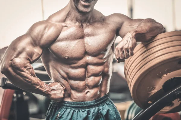 Brutal Stark Bodybuilder Athletisch Gealtert Mann Pumpt Muskeln Workout Bodybuilding — Stockfoto