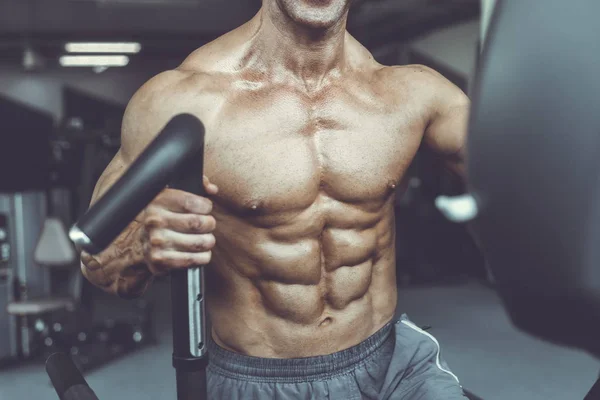 Brutal Fuerte Culturista Atlético Anciano Bombeo Los Músculos Entrenamiento Culturismo —  Fotos de Stock