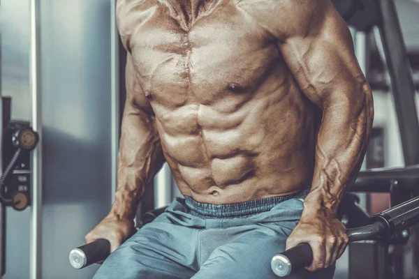 Brutal Stark Bodybuilder Athletisch Gealtert Mann Pumpt Muskeln Workout Bodybuilding — Stockfoto