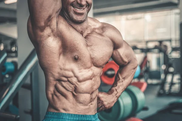 Brutalt Starka Bodybuilder Atletisk Åldern Man Pumpa Upp Muskler Träning — Stockfoto