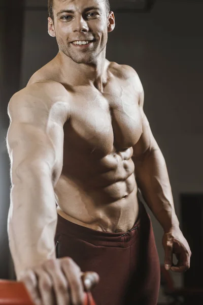 Bello Forti Uomini Atletici Pompaggio Muscoli Allenamento Bodybuilding Concetto Sfondo — Foto Stock