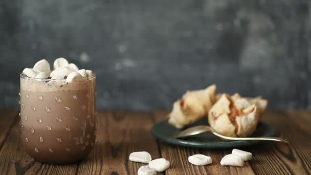 Pyszny Napój Kakao Kawa Lub Gorące Czekolady Zimne Napoje Płytą — Wideo stockowe