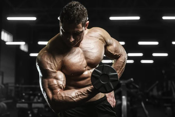 Guapo Hombres Atléticos Fuertes Bombeo Los Músculos Ejercicio Barra Rizo — Foto de Stock