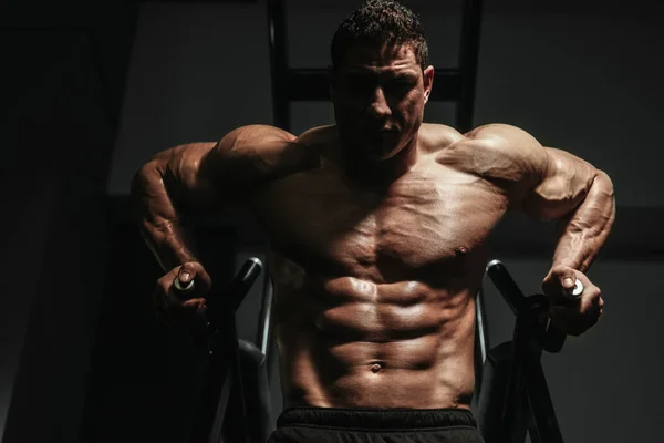 Gut Aussehende Starke Athletische Männer Die Muskeln Hochpumpen Workout Liegestütze — Stockfoto