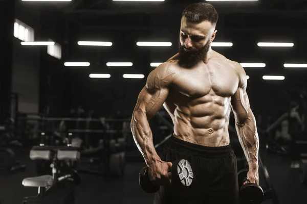 Przystojny silny Athletic mężczyźni pompowanie w górę mięśnie trening bodybuil — Zdjęcie stockowe