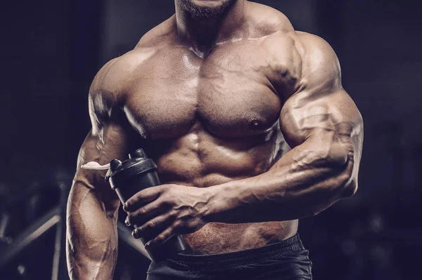 Brutal starke athletische Männer Muskeln Training Bodybuilding muskulös — Stockfoto