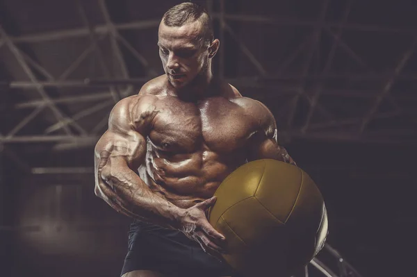 Brutal fuerte atlético hombres músculos entrenamiento culturismo muscular — Foto de Stock