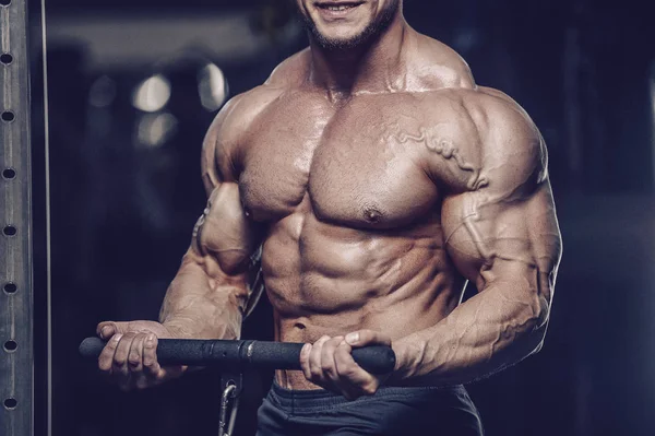 Brutal fuerte atlético hombres músculos entrenamiento culturismo muscular — Foto de Stock