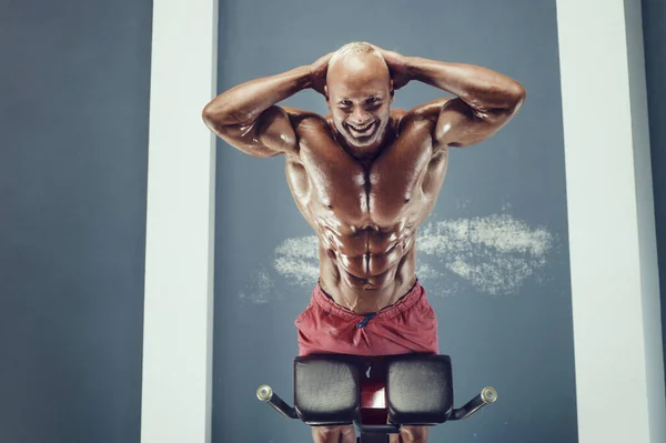 Vücut Geliştiren Yakışıklı Güçlü Atletik Kas Geliştiren Spor Yapan Vücut — Stok fotoğraf