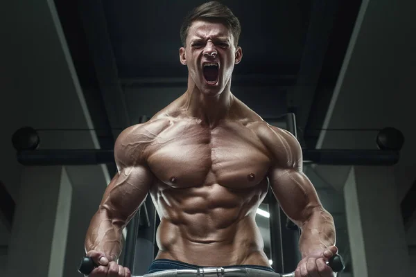 Bodybuilder Schöner Starker Athletischer Rauer Mann Der Muskeln Hochpumpt Bizeps — Stockfoto