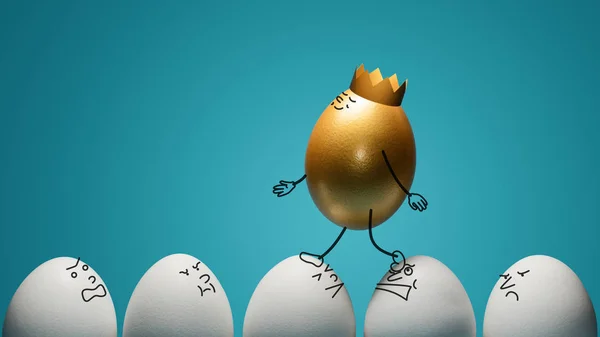 Ambitiousness Careerism Kavramı Bir Altın Yumurta Kafa Ile Beyaz Yumurta — Stok fotoğraf