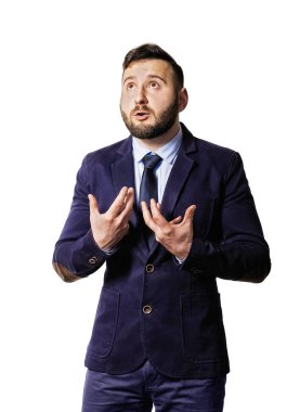 Duygusal diyalog takım elbiseli bir adam. İzole beyaz zemin üzerine sakallı bir adam portresi.