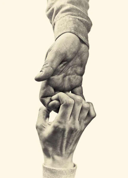 つのパートナー間の固い握手 分離の背景に黒と白のイメージ — ストック写真