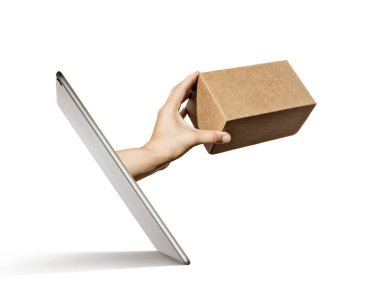 Dijital tablet ekranında kutu çubuğu olan bir el. Çevrimiçi mağazada alım ve teslimat kavramı.