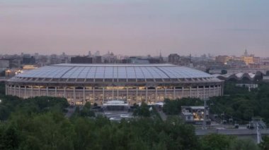 Timelapse. Luzhniki Stadı gün batımı görünümü.