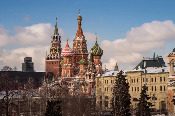 Kremlin Moscovo Vista Torre Spasskaya Catedral Basílio — Fotografia de Stock