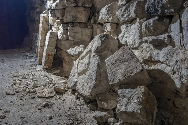 Velké Kamenné Cihly Chodbě Vápencového Dolu — Stock fotografie