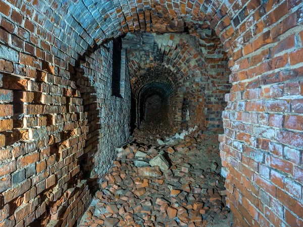 Kaliningrado Rússia Maio 2018 Túnel Subterrâneo Corredor Tijolos Arruinados — Fotografia de Stock