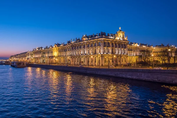 Vista Noturna Palácio Hermitage Rio Neva São Petersburgo Rússia — Fotografia de Stock