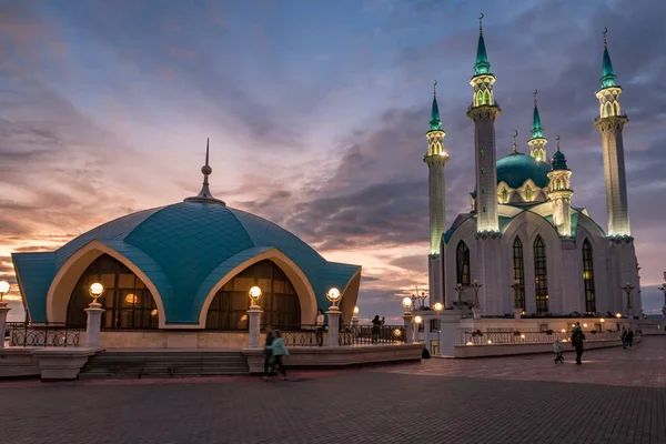 Kazan, ne kadar. Rusya. Gün batımında Kazan Kremlin'de Kul Şerif camii.
