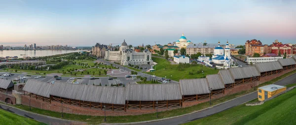 Rusya, Kazan - 20 Haziran 2019. Tarım Sarayı ile Kazan şehrinin merkez ilçesinin panoramik görünümü