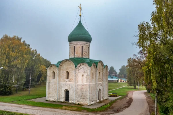 Russland, pereslawl-salesskij - 28. september 2019. verklärungskathedrale in pereslawl kremlin. Goldener Ring Russlands. — Stockfoto