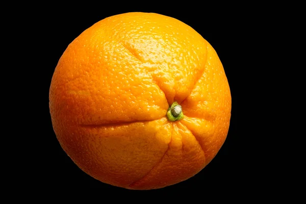 Fruta laranja fresca isolada sobre fundo preto — Fotografia de Stock