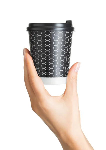 Frau hält Kaffeepapier Trinkbecher in der Hand — Stockfoto
