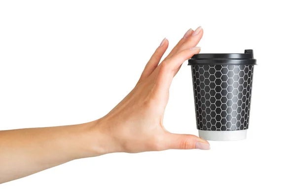 Frau hält Kaffeepapier Trinkbecher in der Hand — Stockfoto