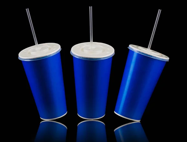 검은 색 배경에 분리 된 캡과 튜브가있는 파란색 컵 세트 — 스톡 사진