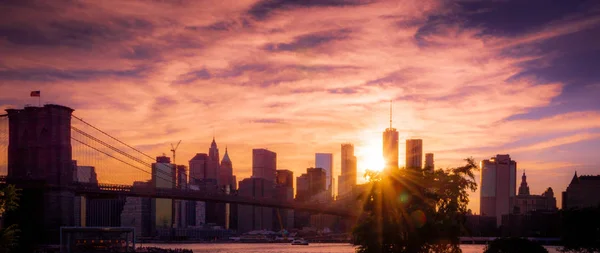 Puesta Sol Sobre Manhattan Vista Manhattan Desde Área Dumbo Brooklyn — Foto de Stock