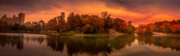 Central Park göl günbatımı