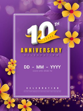 Altın çiçek ve mor b 10 yıl yıldönümü logo şablonu