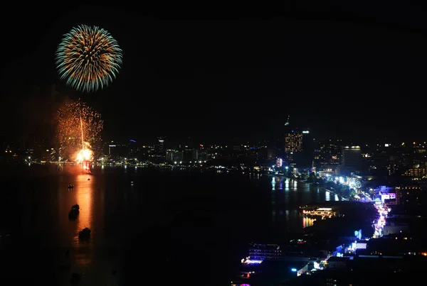 Vista Nocturna Fuegos Artificiales Ciudad Pattaya Tailandia — Foto de Stock