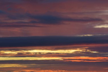 Sunrise, Not seçin odak alan sığ derinliği ile renkli gökyüzü