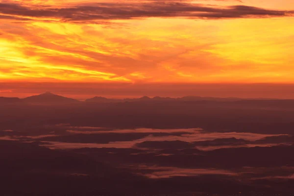 Красочное Небо Восходе Солнца Обратите Внимание Выберите Фокус Неглубокой Глубиной — стоковое фото