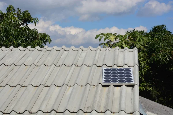 Energia solar ou célula solar — Fotografia de Stock