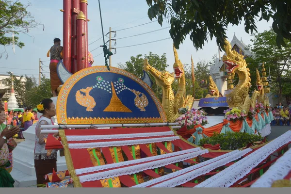 Songkran festival im thai-mon-stil — Stockfoto