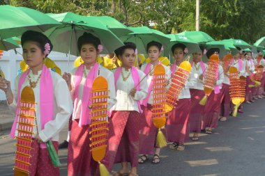 Tayland-Mon tarzında Songkran Festivali