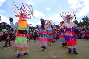 Phi Kon Nam Kültürel Chiang Khan içinde