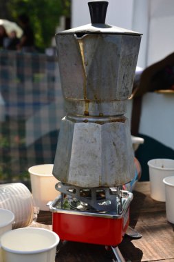 Moka tencerede kaynar kahve