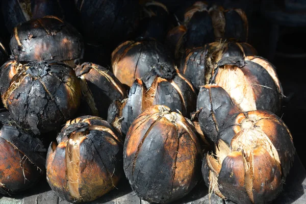 Жареный кокос, кокосовый ожог — стоковое фото