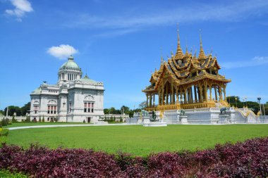 Barom Mangalanusarani Pavillian Ananta Samakhom tahta Fuar Holü alanı içinde 