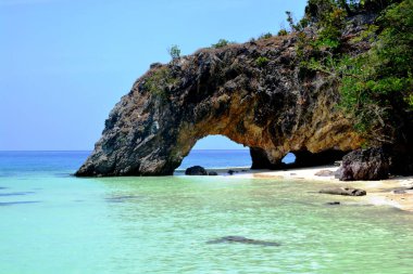 Rock Arch, Koh Khai Adası, Satun Eyaleti Tarutao Ulusal Deniz Parkı, Tayland