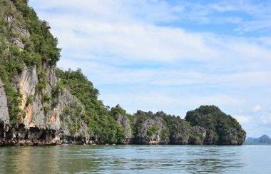 Tham Lod Yai (Grotto Mağarası)