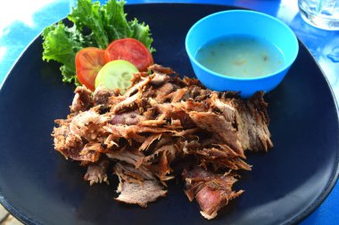 Kavrulmuş Öküz Festivali'nde rendelenmiş sığır (Kavrulmuş inek)